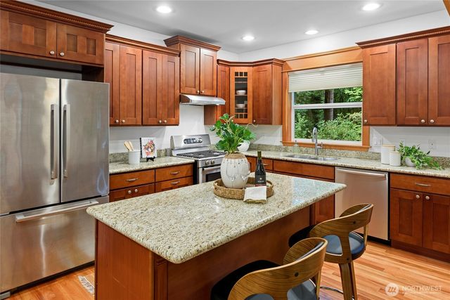 10440 NE Quiet Valley Lane, Bainbridge Island, WA 98110