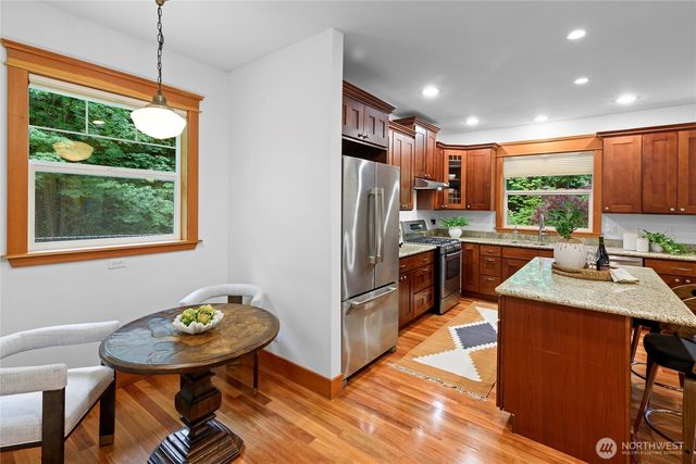 10440 NE Quiet Valley Lane, Bainbridge Island, WA 98110