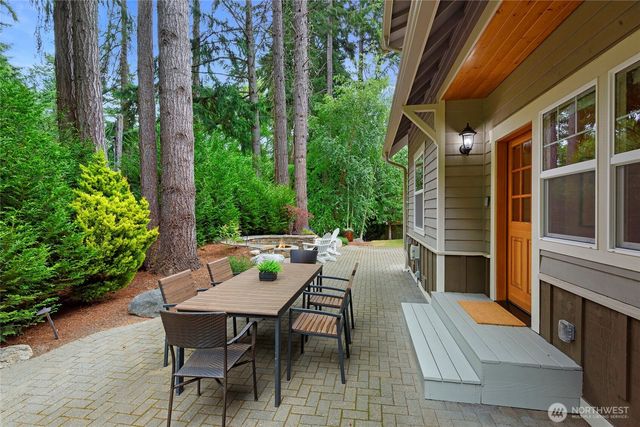 10440 NE Quiet Valley Lane, Bainbridge Island, WA 98110