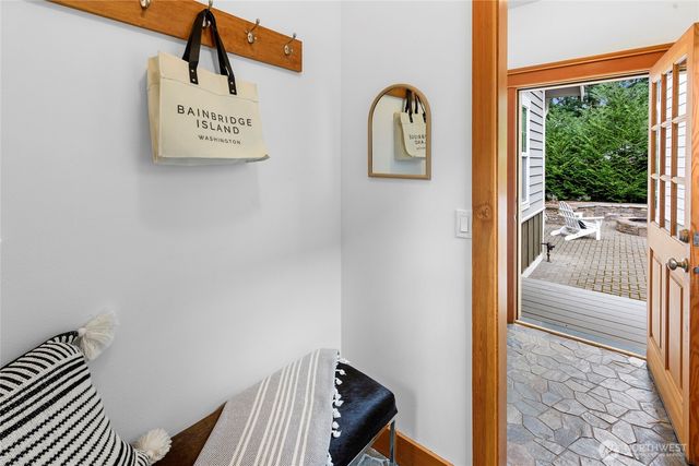 10440 NE Quiet Valley Lane, Bainbridge Island, WA 98110