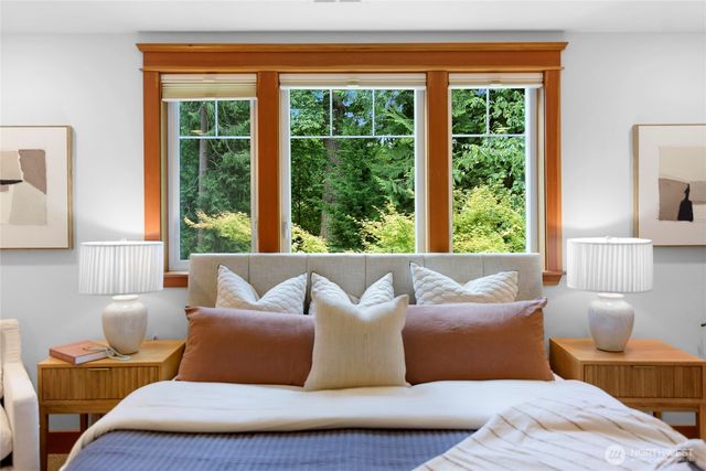 10440 NE Quiet Valley Lane, Bainbridge Island, WA 98110