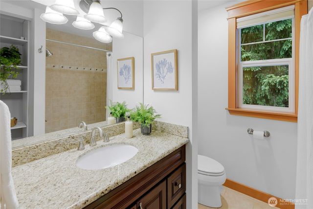 10440 NE Quiet Valley Lane, Bainbridge Island, WA 98110