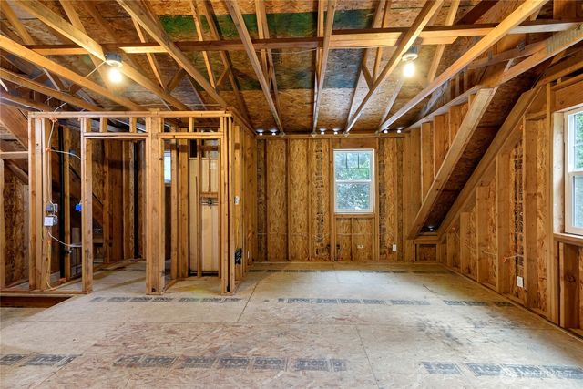 10440 NE Quiet Valley Lane, Bainbridge Island, WA 98110