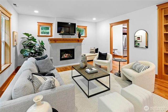 10440 NE Quiet Valley Lane, Bainbridge Island, WA 98110