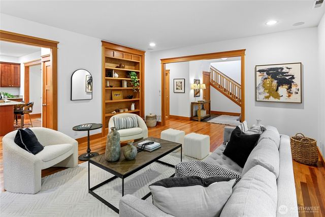 10440 NE Quiet Valley Lane, Bainbridge Island, WA 98110