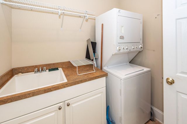 6976 Maybank Highway, Wadmalaw Island, SC 29487