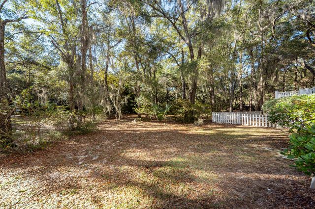 6976 Maybank Highway, Wadmalaw Island, SC 29487