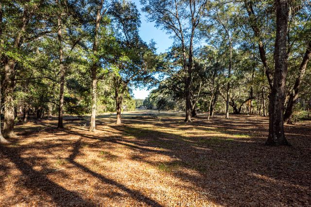 6976 Maybank Highway, Wadmalaw Island, SC 29487