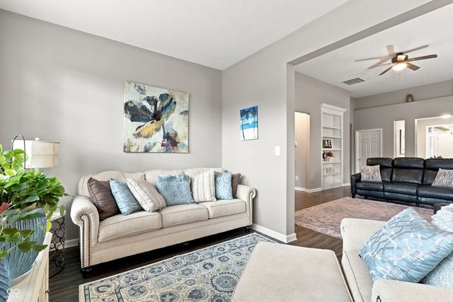 9332 N Bayland Drive, Mccordsville, IN 46055