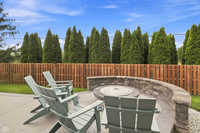 9332 N Bayland Drive, Mccordsville, IN 46055