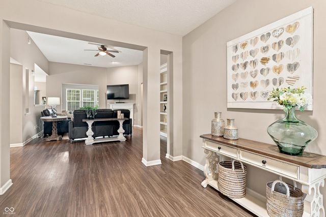 9332 N Bayland Drive, Mccordsville, IN 46055