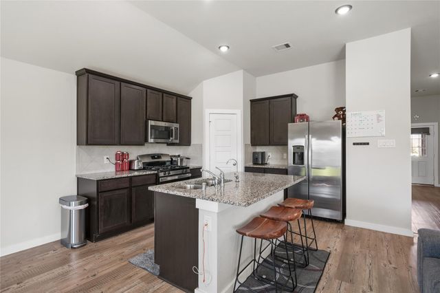 1217 Lancer Leap Drive, Alvin, TX 77511