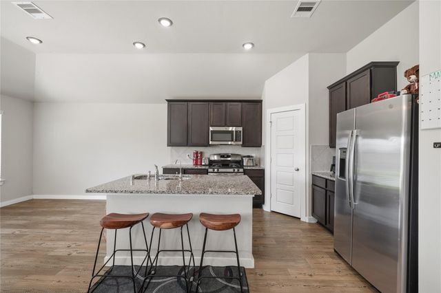 1217 Lancer Leap Drive, Alvin, TX 77511