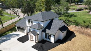 1024 N N Gay St, Dandridge, TN 37725