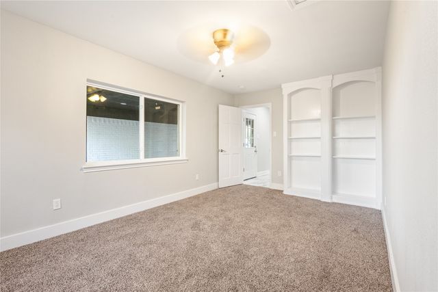 200 Green River Trail, Fort Worth, TX 76103