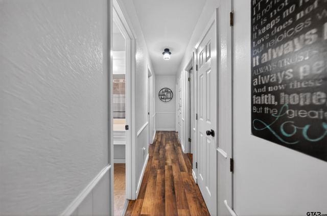 709 S Oak St, Van, TX 75790