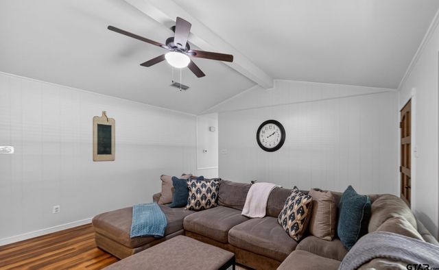 709 S Oak St, Van, TX 75790