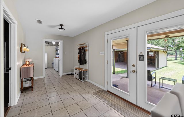709 S Oak St, Van, TX 75790