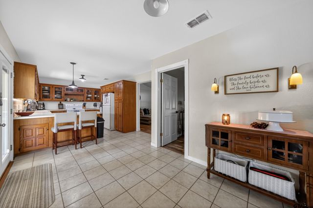 709 S Oak St, Van, TX 75790