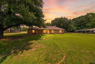 709 S Oak St, Van, TX 75790