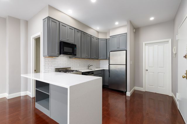 66 Madison Ave Apt 9L, New York City, NY 10016