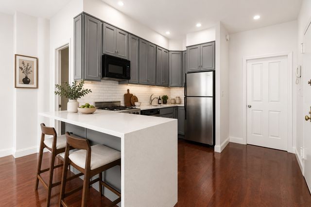 66 Madison Ave Apt 9L, New York City, NY 10016