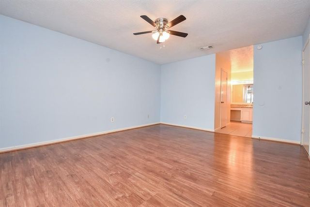 10555 Turtlewood Court 405, Houston, TX 77072