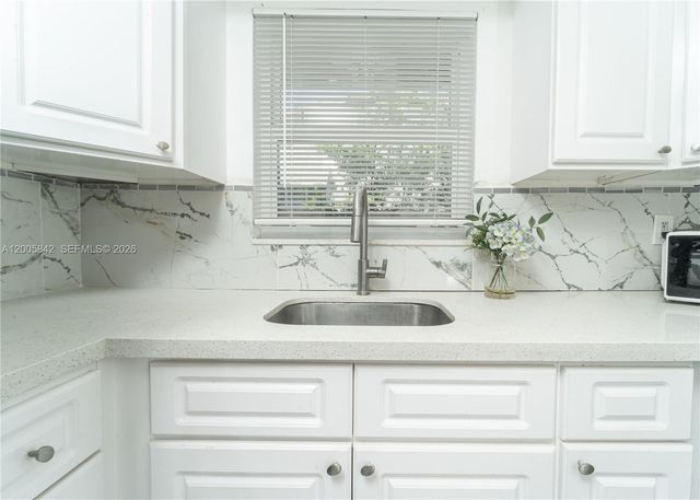 2260 Charleston St, Hollywood, FL 33020