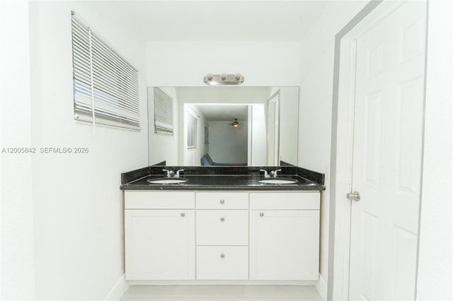 2260 Charleston St, Hollywood, FL 33020