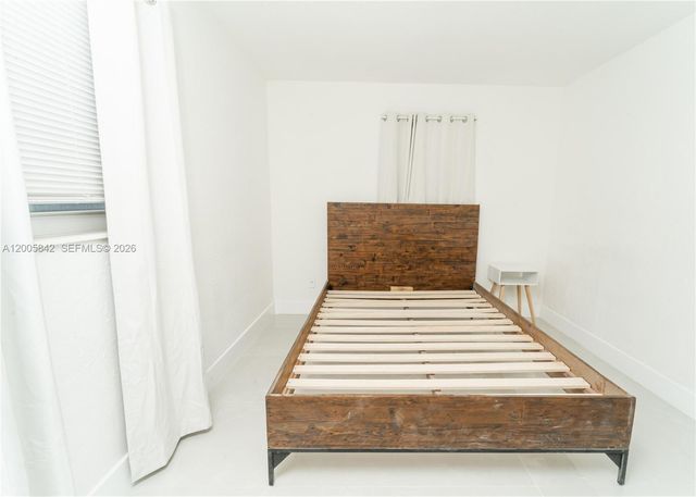 2260 Charleston St, Hollywood, FL 33020