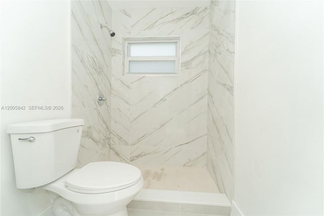 2260 Charleston St, Hollywood, FL 33020