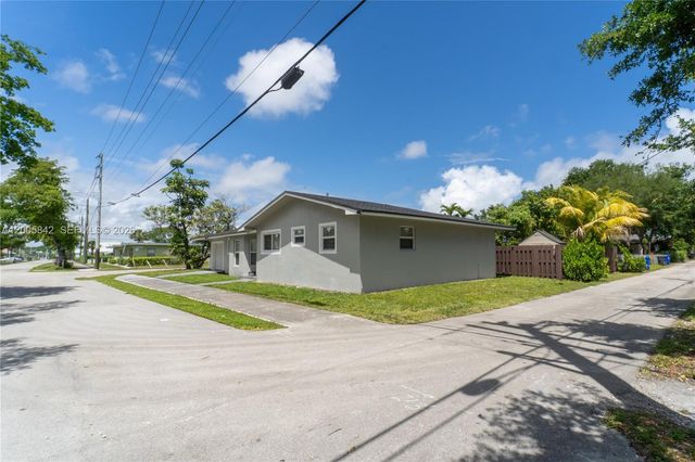 2260 Charleston St, Hollywood, FL 33020