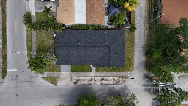 2260 Charleston St, Hollywood, FL 33020