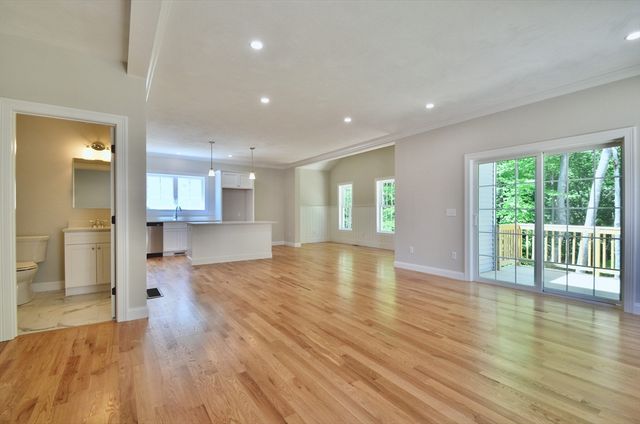 22B Crownshield 22B, Uxbridge, MA 01569