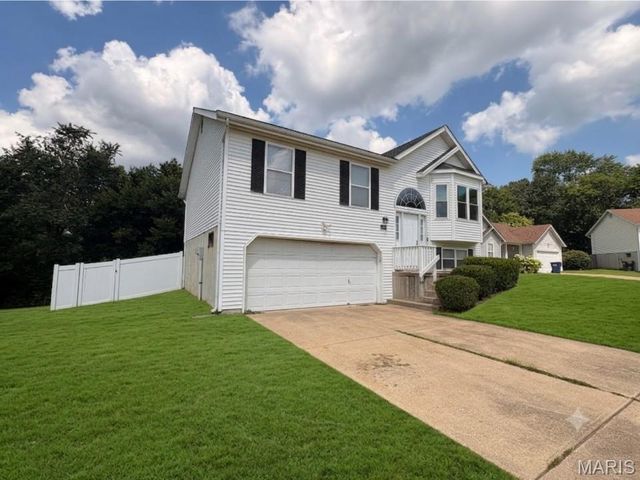 991 Sunset Farms Court, St Charles, MO 63304