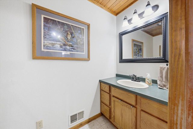 9020 Marken ROAD, Valders, WI 54245
