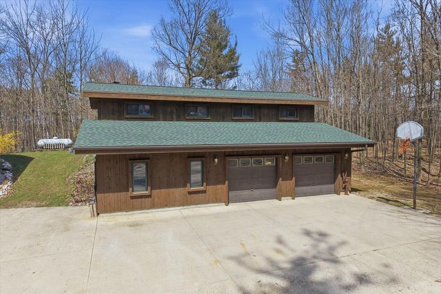 9020 Marken ROAD, Valders, WI 54245