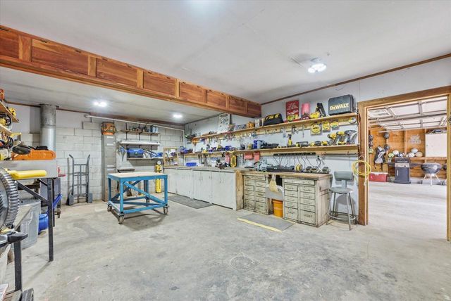 9020 Marken ROAD, Valders, WI 54245