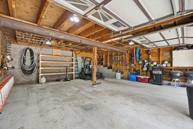 9020 Marken ROAD, Valders, WI 54245