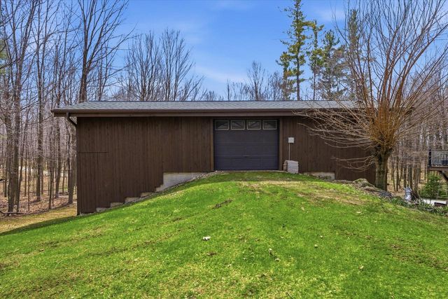 9020 Marken ROAD, Valders, WI 54245