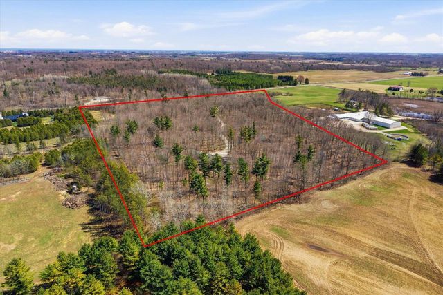 9020 Marken ROAD, Valders, WI 54245
