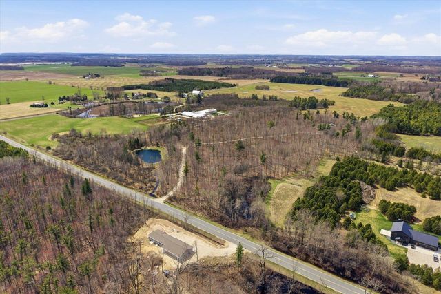 9020 Marken ROAD, Valders, WI 54245