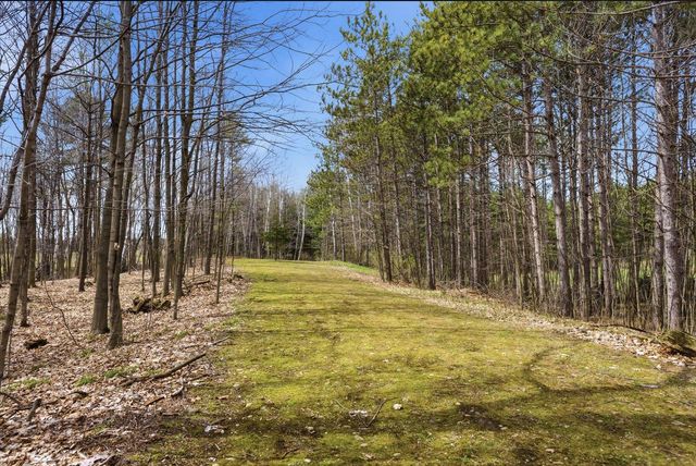 9020 Marken ROAD, Valders, WI 54245