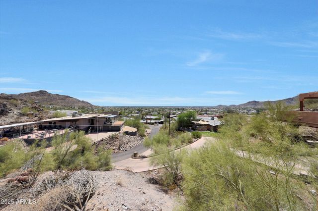 9932 N 16TH Place E, Phoenix, AZ 85020