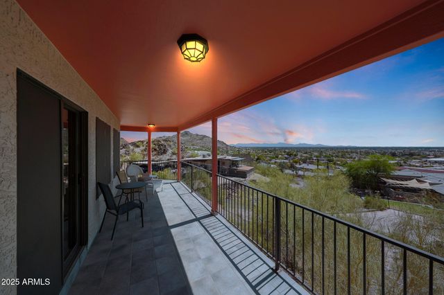 9932 N 16TH Place E, Phoenix, AZ 85020