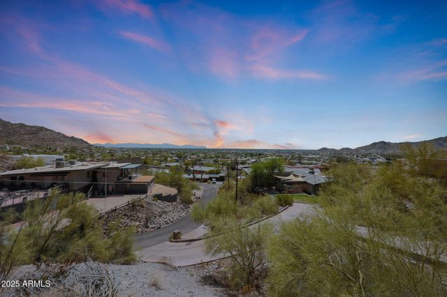 9932 N 16TH Place E, Phoenix, AZ 85020