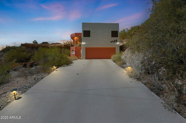 9932 N 16TH Place E, Phoenix, AZ 85020