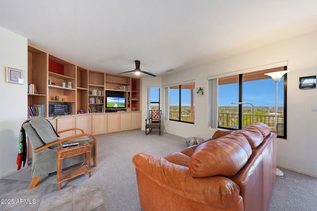 9932 N 16TH Place E, Phoenix, AZ 85020