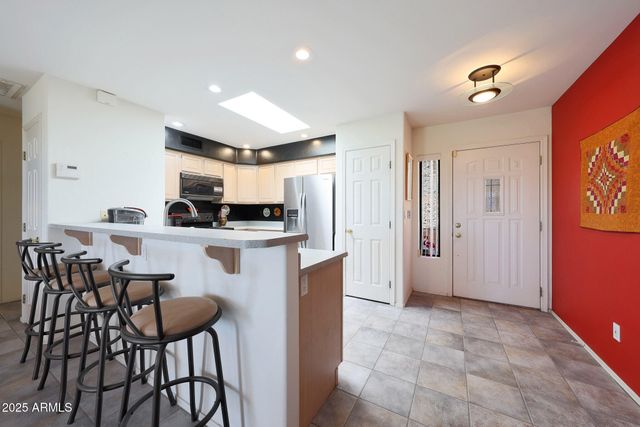 9932 N 16TH Place E, Phoenix, AZ 85020