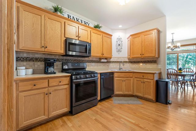 10711 Canterbury Drive, Mokena, IL 60448